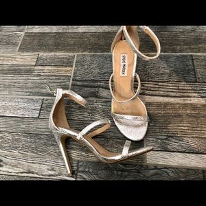 Steve Madden Pippen strappy heels 7